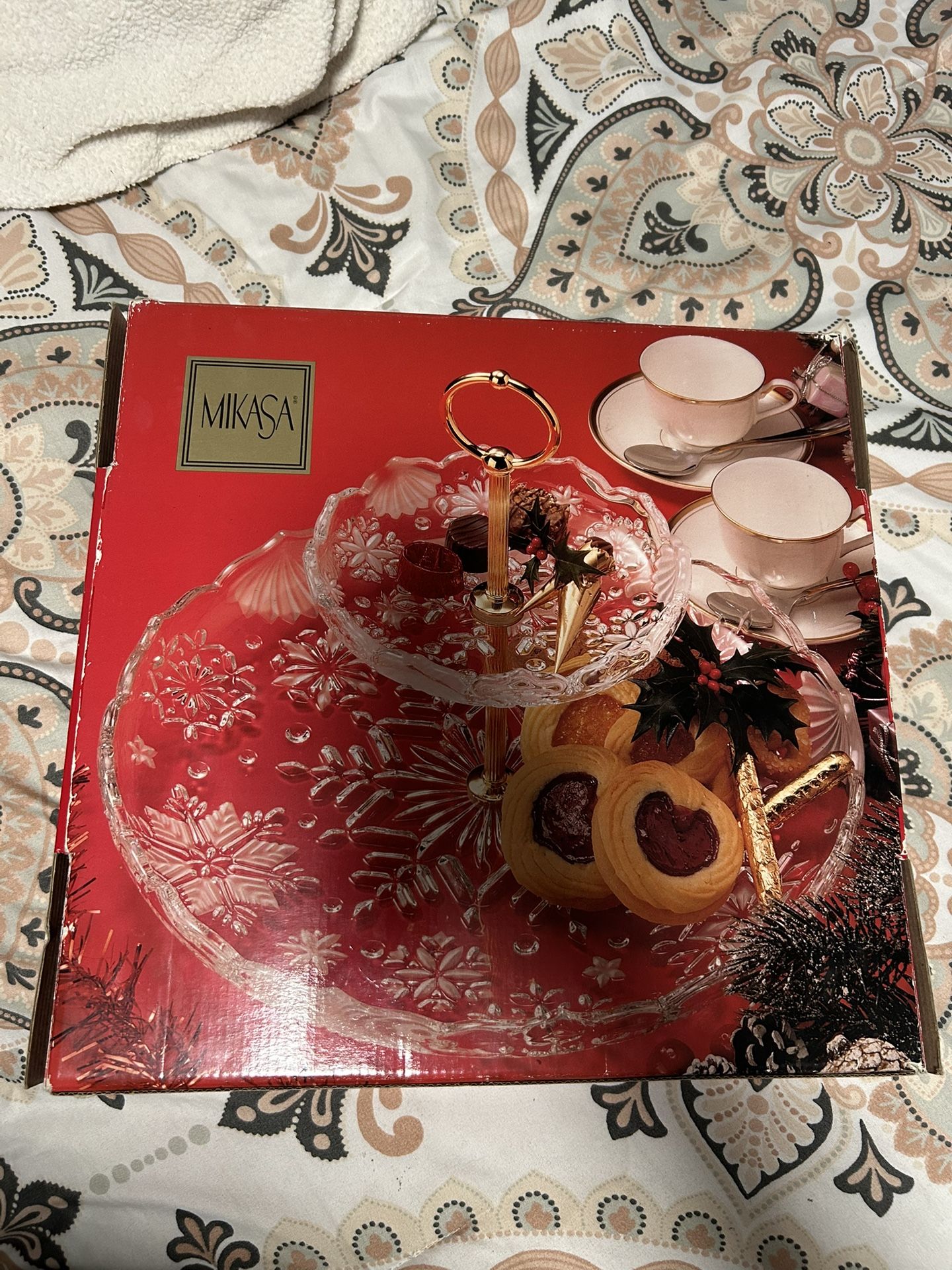 Mikasa Snowflake Frost 2 tier Server 10 Inches Made In Germany