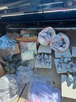 Party decorations sold as a lot