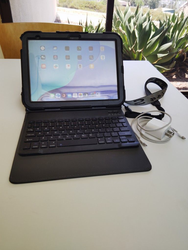 2025 11 inch Apple iPad A16! (A3354) Excellent Condition! $295 OBO!