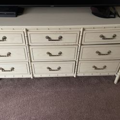 Bedroom Dresser Set. 