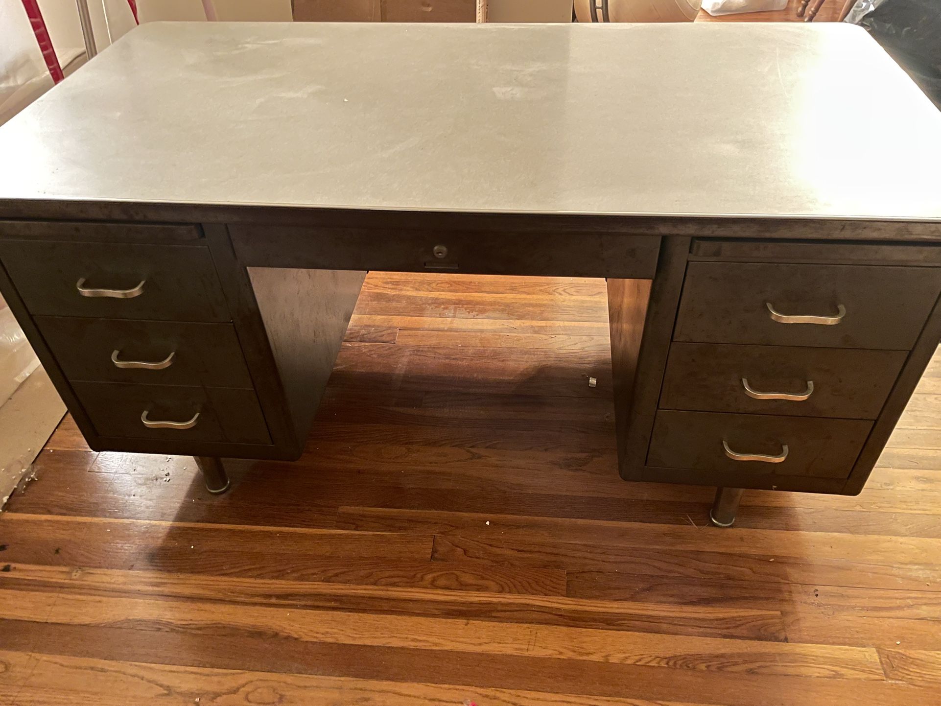 Free Desk