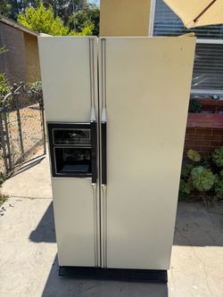 Whirlpool Fridge / refrigerator double door garage fridge