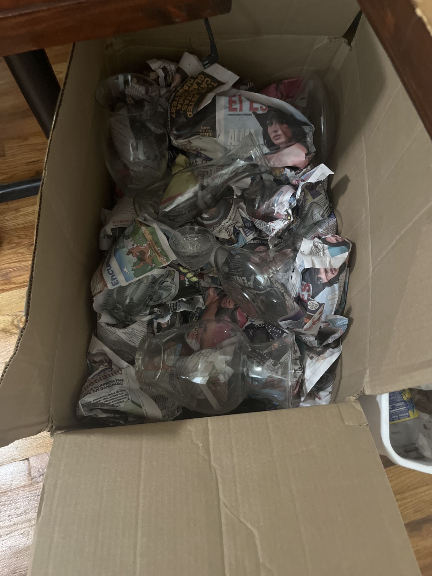 “Bulk Mixed Glassware Lot – Decanter, Carafes, Mugs, Vintage Cups (Event / Home / Bar)”