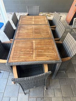Outdoor dining set