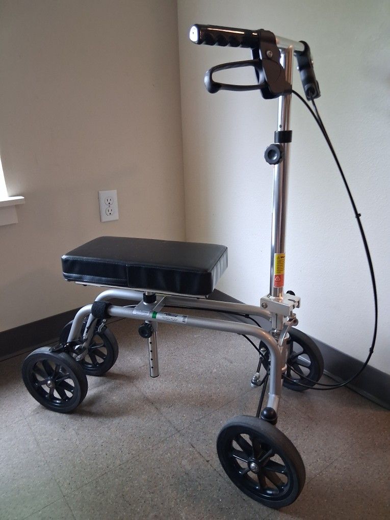 Knees And 🦵 Leg 🦵  WALKER /SCOOTER MADE IN Taiwan 🇹🇼 Hi Quality!    Aluminum!! 
