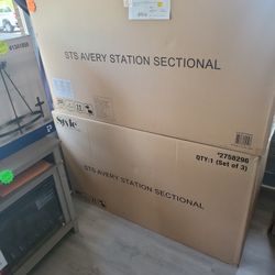 Wicker Outdoor Sectional With Off White Cuahions Brand New