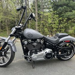 2018 Harley breakout 