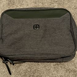 Swiss Gear Travel Tablet Organizer