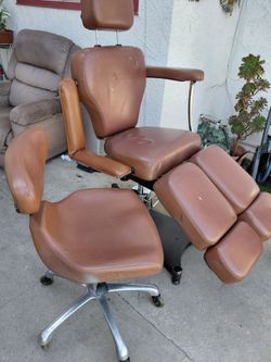 Tattoo chair