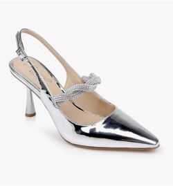 Jewel Badgley Mischka Pumps