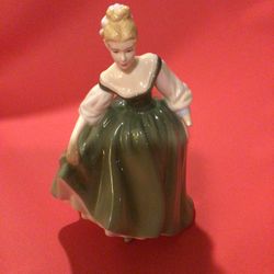 ROYAL DOULTON Pretty Ladies “Fair Lady” Figurine HN 4719, Perfect Condition