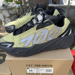 Yeezy 700s DS