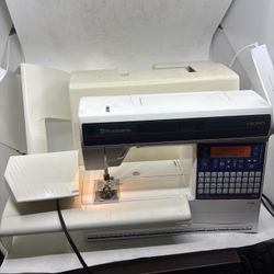 HUSQVARNA VIKING QUILTING 545 LILY QUILTING SEWING MACHINE  Pedal Extension Box