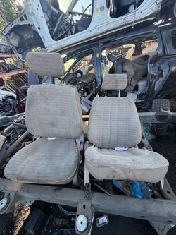 1999 Toyota 4Runner Front and back Seats $300