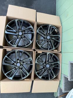 2026 Toyota Camry 19 inch rims Oem
