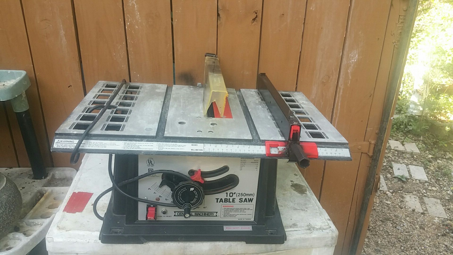 Harbor Freight/Central machinery 38533,10" table saw