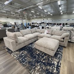 New 6pc Jumbo Fabric Modular Sectional With Ottoman