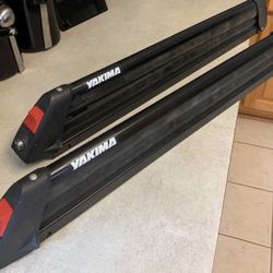 Yakima Rooftop Fishin Pole Carriers 