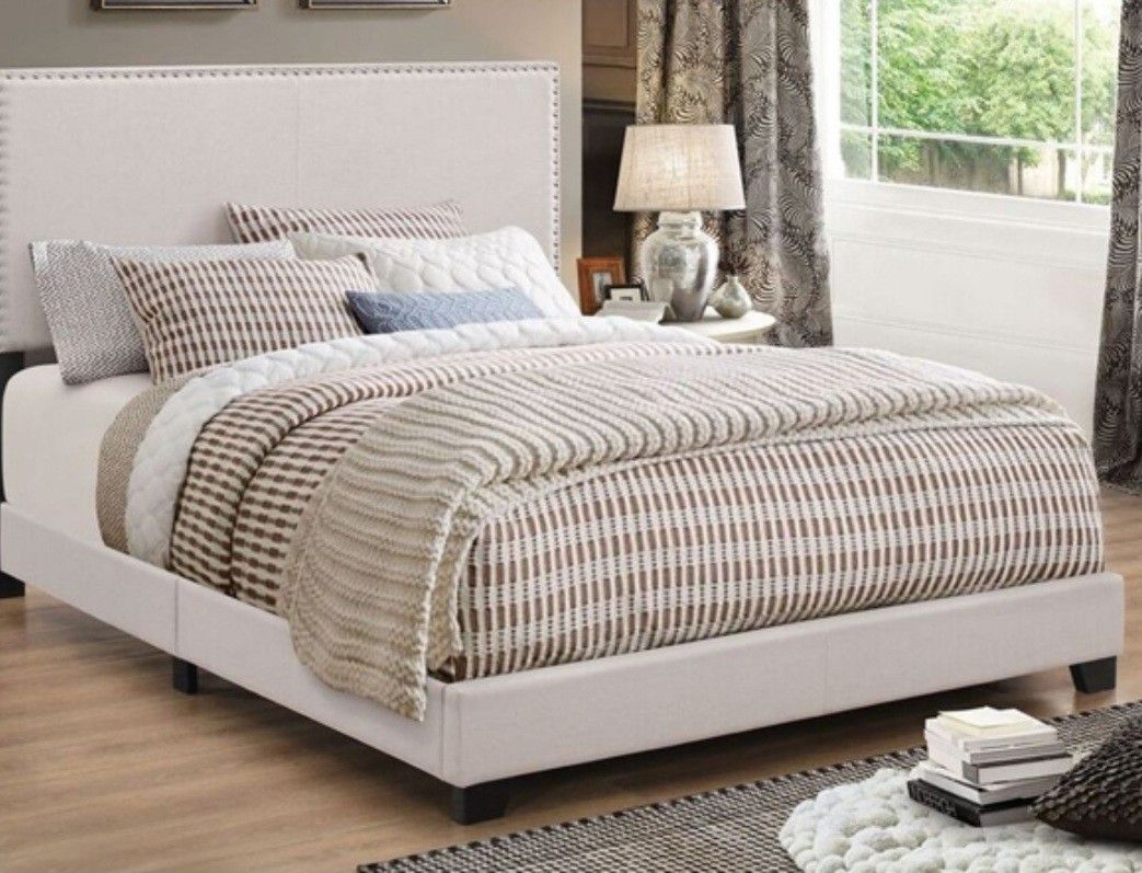 Boyd Nailhead Queen Bed
