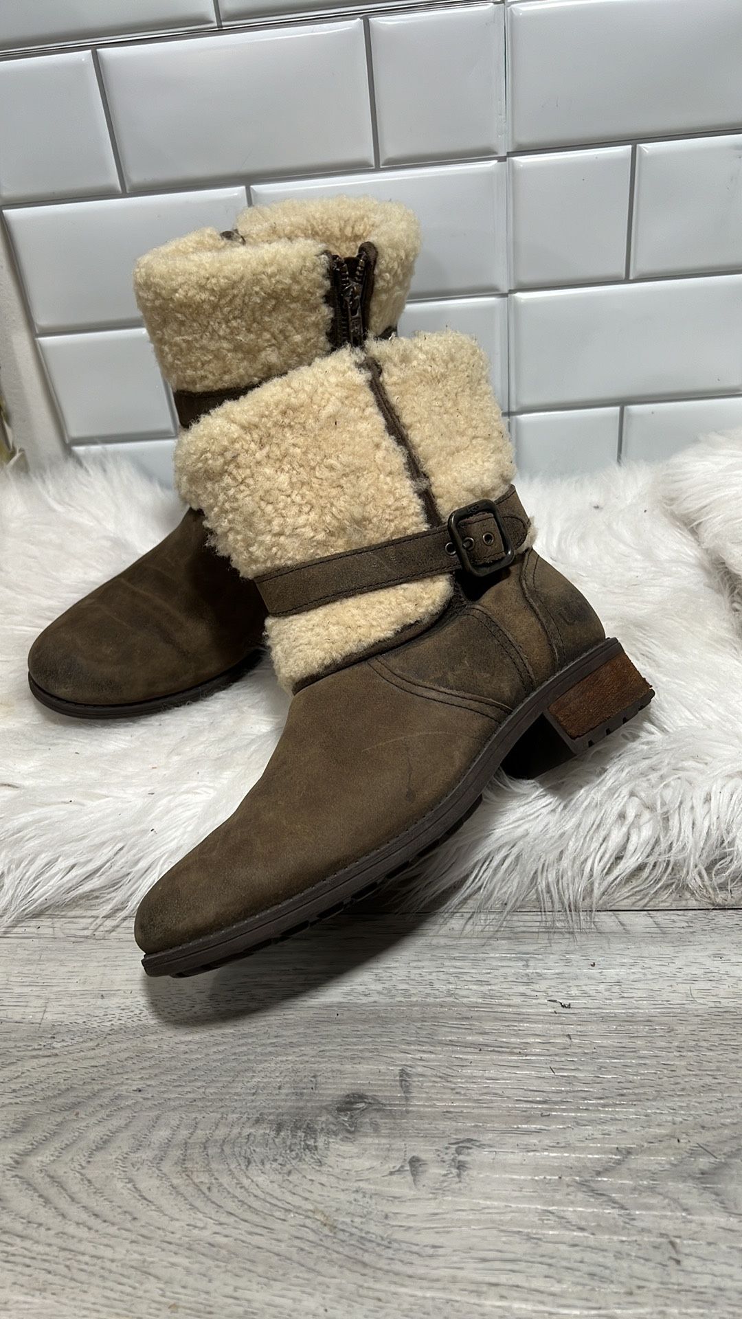 UGG Blayre II Brown Suede Leather Sheepskin Fur Trim Ankle Boot Women Size 7 