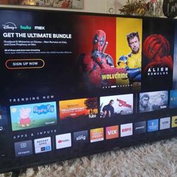 Vizio Chromcast Smart Tv Streaming Apps 4k Great Condition Like New.  Tv Has Great Quality Pic No Scratch 