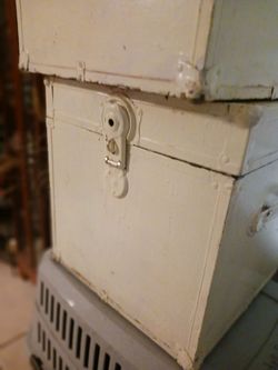 2 STORAGE LOCKERS AN OR HOME DECOR SET 10 EACH FIRM LOOK MY POST TONS ITEMS TO SEE 18inby18inht