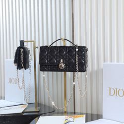 Elaborately made of black p680 Dior lady