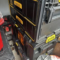 Dewalt Tough Box