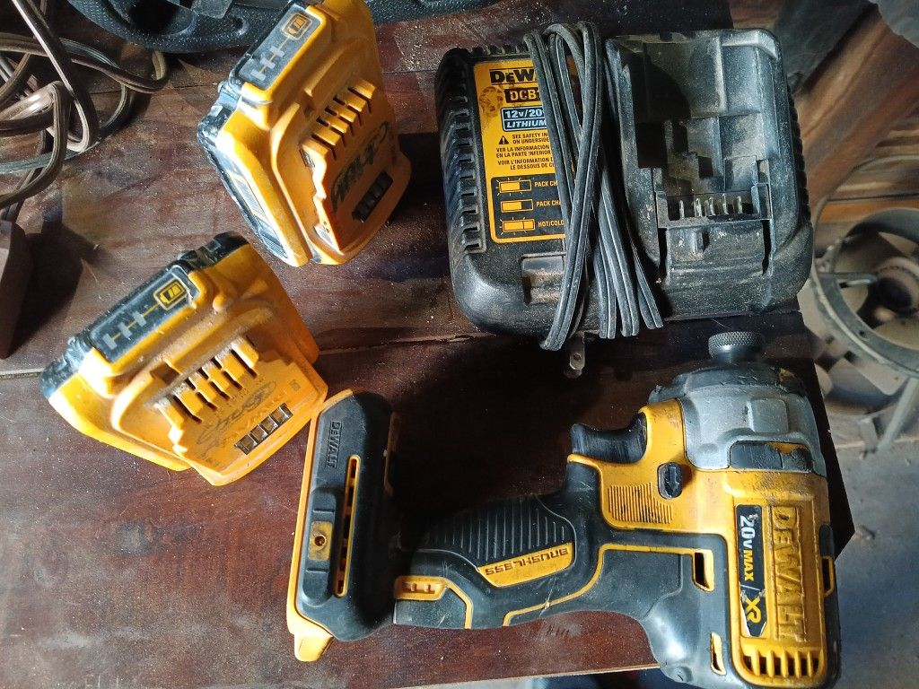 DeWalt Brushless Impact Batteries N Charger