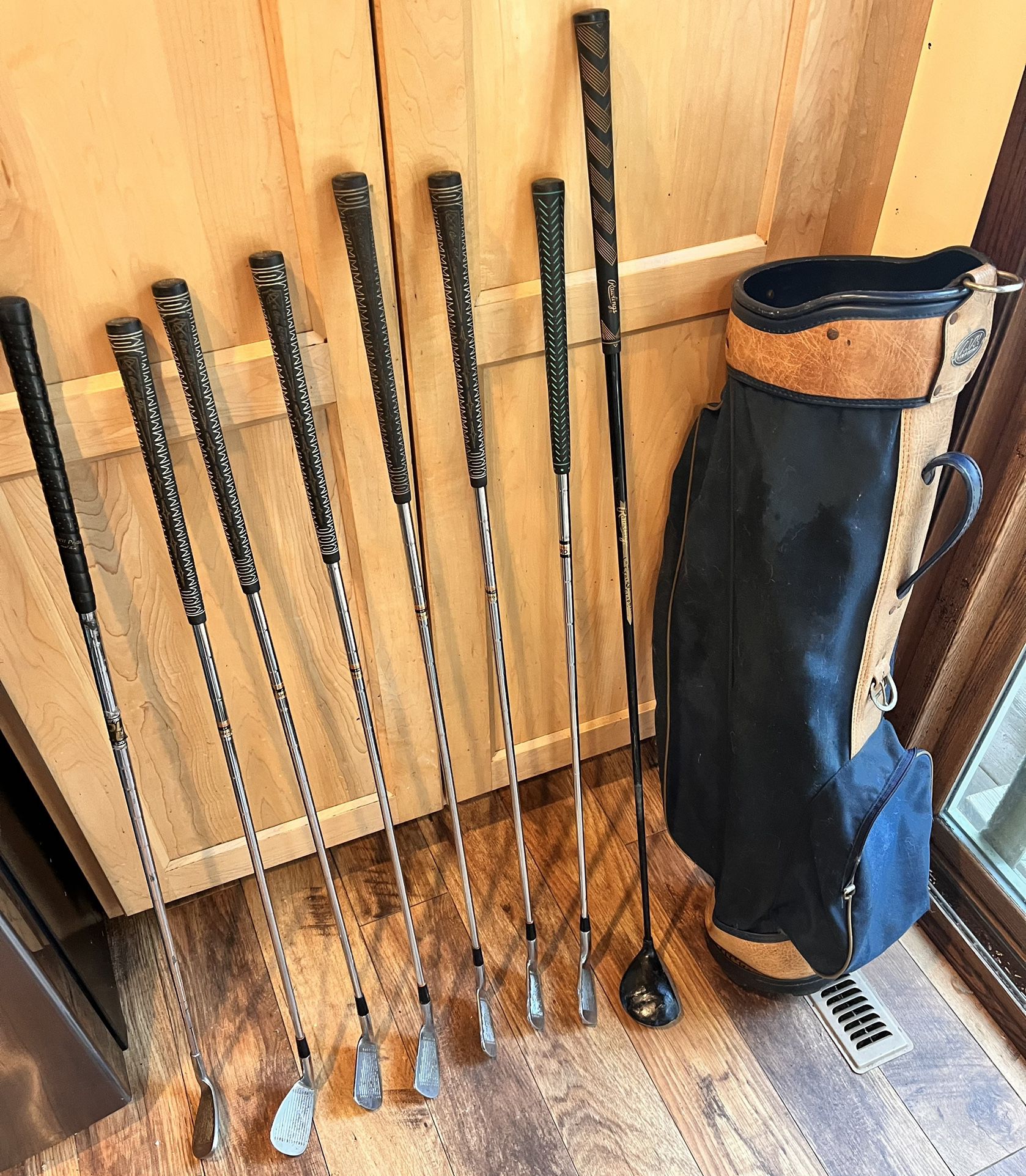 Set of Golf Clubs and Ajay Golf Bag