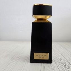 Bvlgari Le Gemme Empyr, a powerful contrasted woody fresh fragrance
