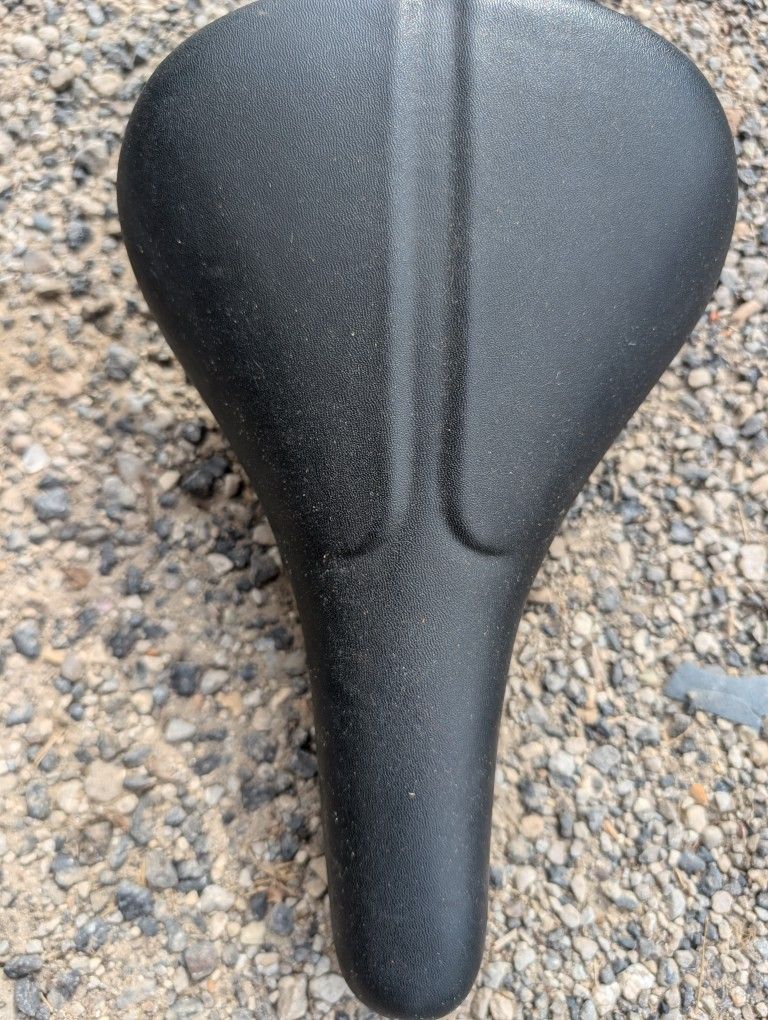 Bicycle Seat, Black, Very Nice.