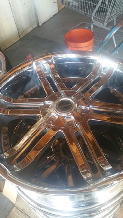 24 inch Crome Universal Rims Newly Conditioned $600. Fits any car or Truck Has A Value of $1800.