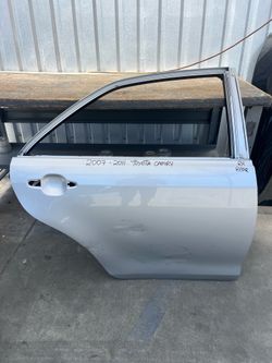 2007-2008-2009-2010-2011 TOYOTA CAMRY RIGHT REAR DOOR OEM USED #10813