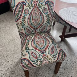 Free - 4 Dining chairs Floral