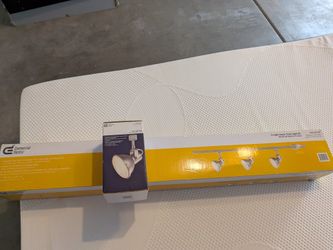 Track Light  Kit With Extra Light Head NEW!!!!