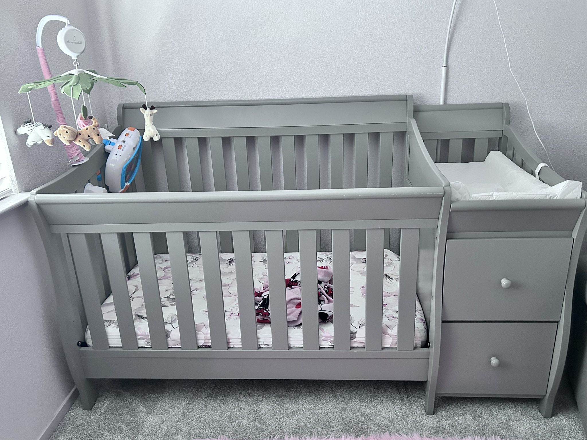 Crib with Changer