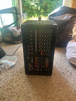 Yamaha EMX 620 powered mixer. 200w