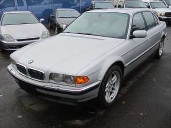 2000 BMW 740iL