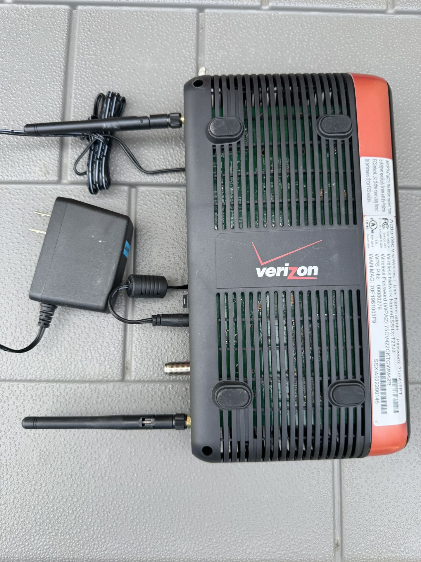 Verizon Wireless Router/ Cable Modem MI424WR