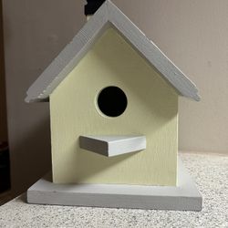 Home Made Birdhouse Durable And Reusable 