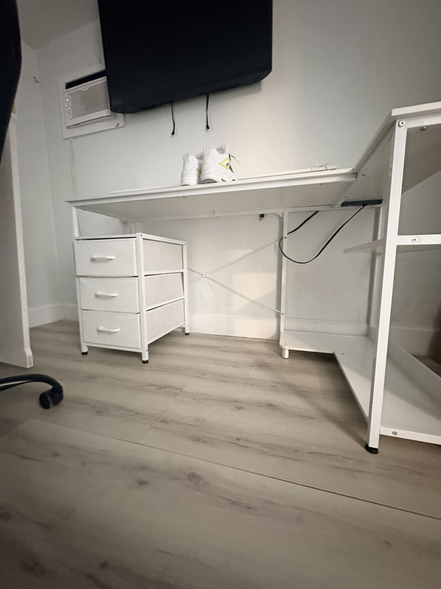 White Desk