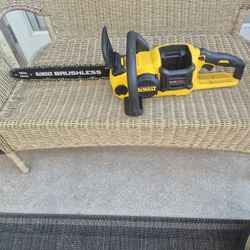 DEWALT 60VOLT FLEXVOLT CHAINSAW 16IN PERFET WORK CONDITIONS (No Batery No Charger)