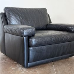 Vintage 1970s Black Leather Lounge Chair