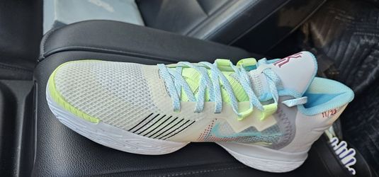 NIKE SHOES BRAND NEW 9.5