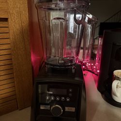 Vitamix With Brand New Container