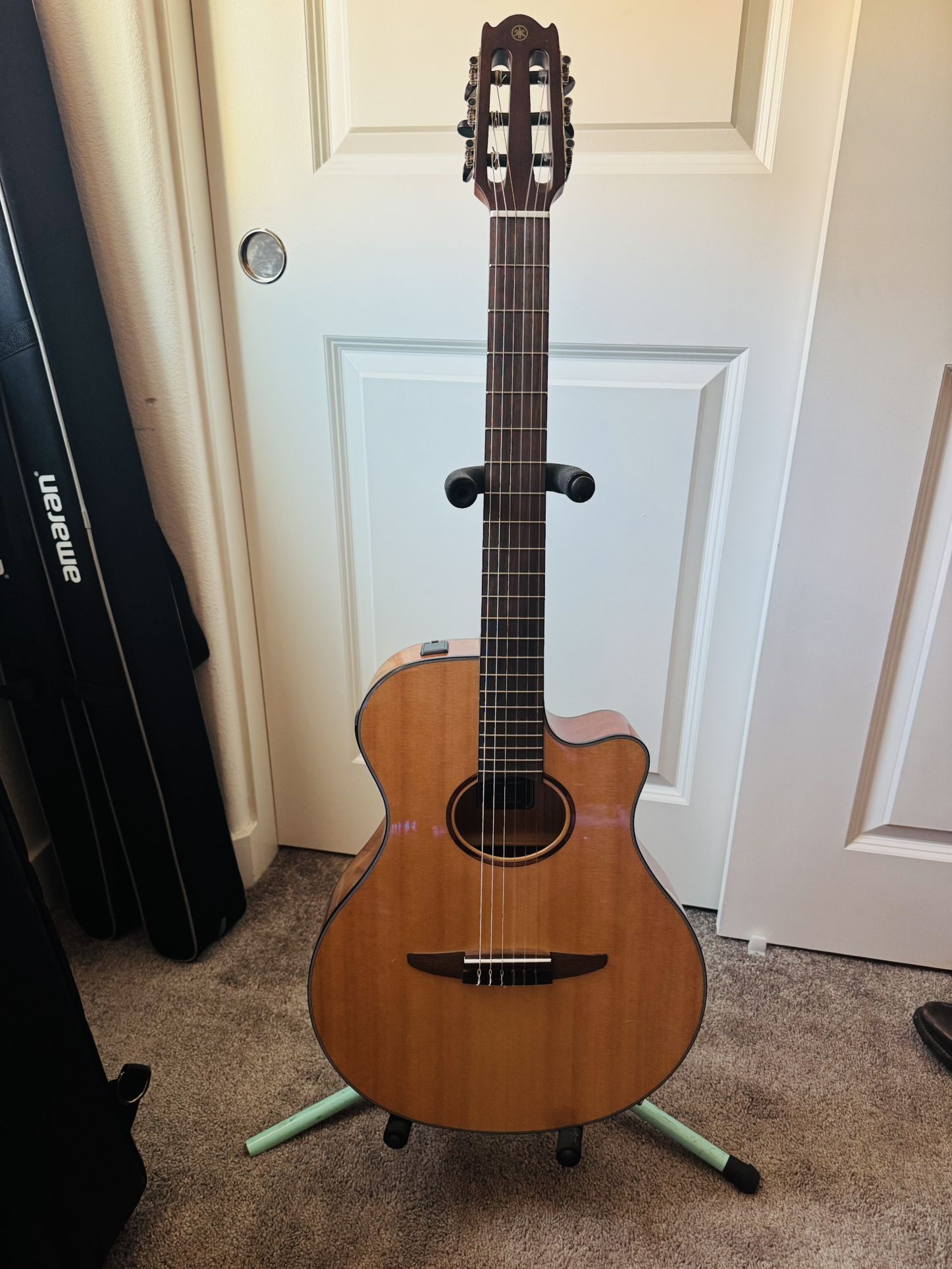  Yamaha NTX1 Acoustic-Electric Classical Guitar Natural
