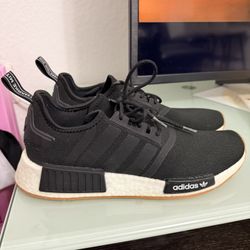 Addidas Size 10  $50 Like New