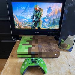 Minecraft Xbox One S 1TB Limited Edition Console!