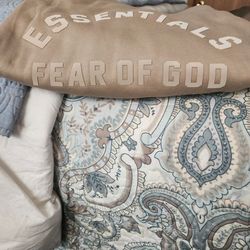 Essentrial fear of God authetic  sweathshirt sz med